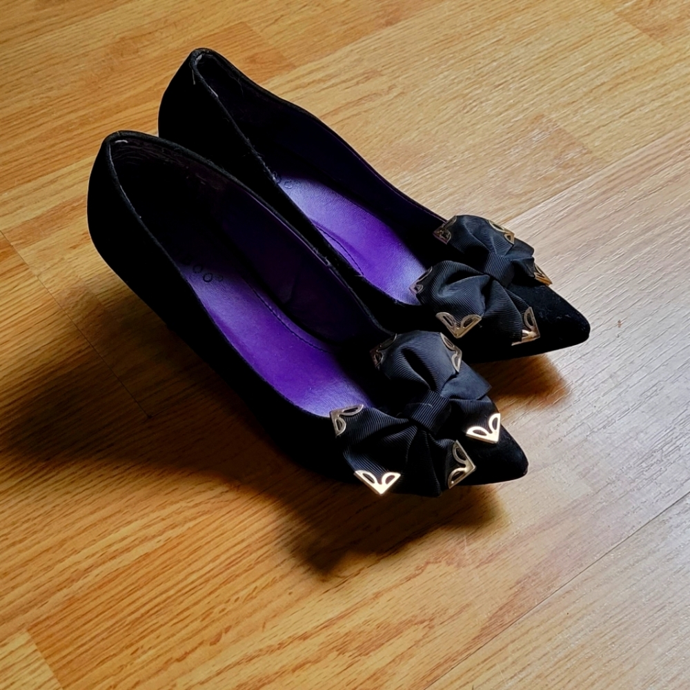Kitten bow heels